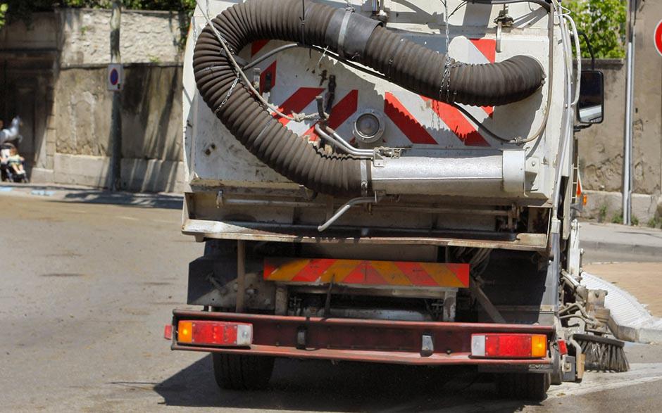 camion assainissement Les Ulis